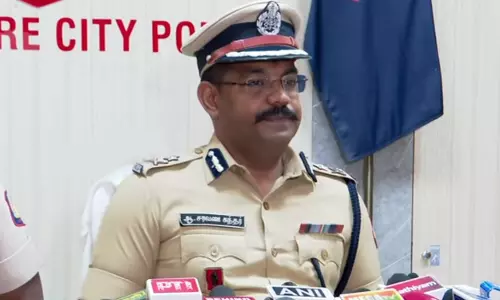 கோவை மாணவி சம்பவத்தில் கைதான 3 பேர் மீதும் கொலை, கொள்ளை வழக்குகள் உள்ளன -  மாநகர காவல் ஆணையர்