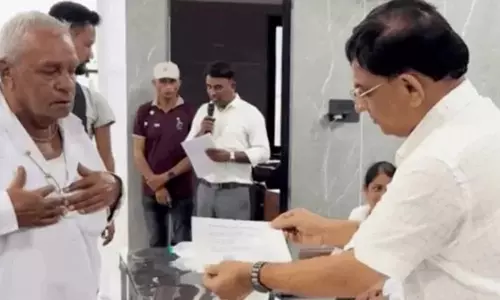 தாயின் நினைவு நாளில் 290 விவசாயிகளின் வங்கி கடனை அடைத்த தொழிலதிபர்கள்