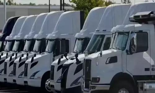 அமெரிக்காவில் ஆங்கில தேர்வில் தோல்வி: 7 ஆயிரம் லாரி டிரைவர்கள் பணிநீக்கம்