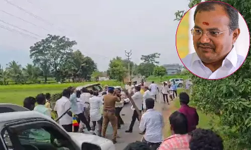 ஆத்தூர் அருகே பா.ம.க. எம்.எல்.ஏ. அருள் கார் மீது தாக்குதல்