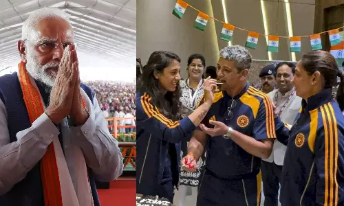 இன்று பிரதமர் மோடியை சந்திக்கும் இந்திய வீராங்கனைகள்: டெல்லி விமான நிலையத்தில் உற்சாக வரவேற்பு