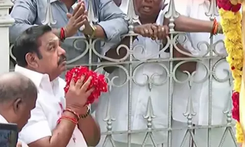 அ.தி.மு.க. மாவட்ட செயலாளர்கள் கூட்டம் தொடங்கியது - சட்டசபை தேர்தலை சந்திக்க வியூகம்