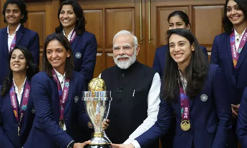 பிரதமர் மோடியை சந்தித்த இந்திய மகளிர் கிரிக்கெட் அணி