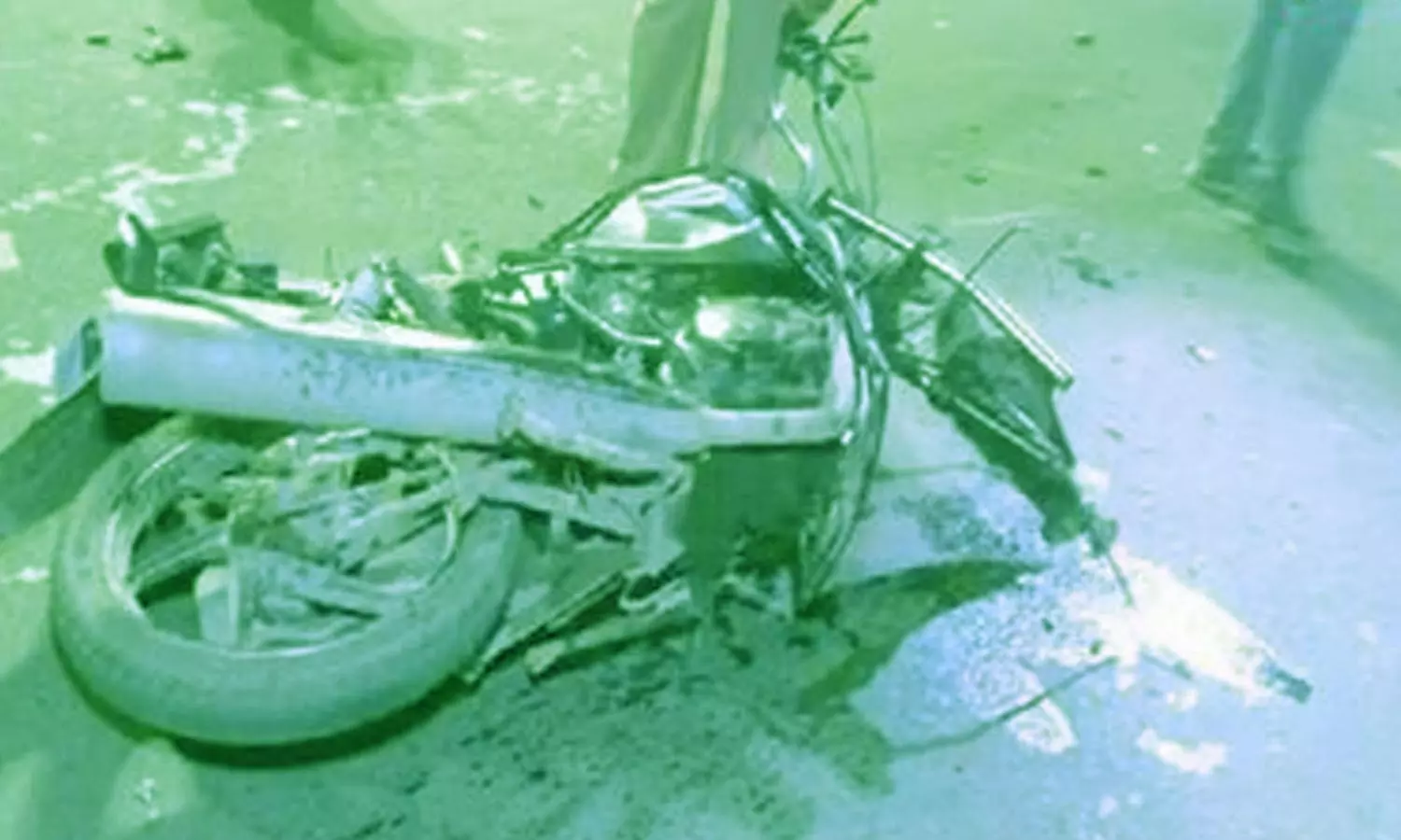 ராயப்பேட்டையில் நள்ளிரவில் பைக் ரேஸின்போது நடந்த பயங்கர விபத்து - இருவர் உயிரிழப்பு