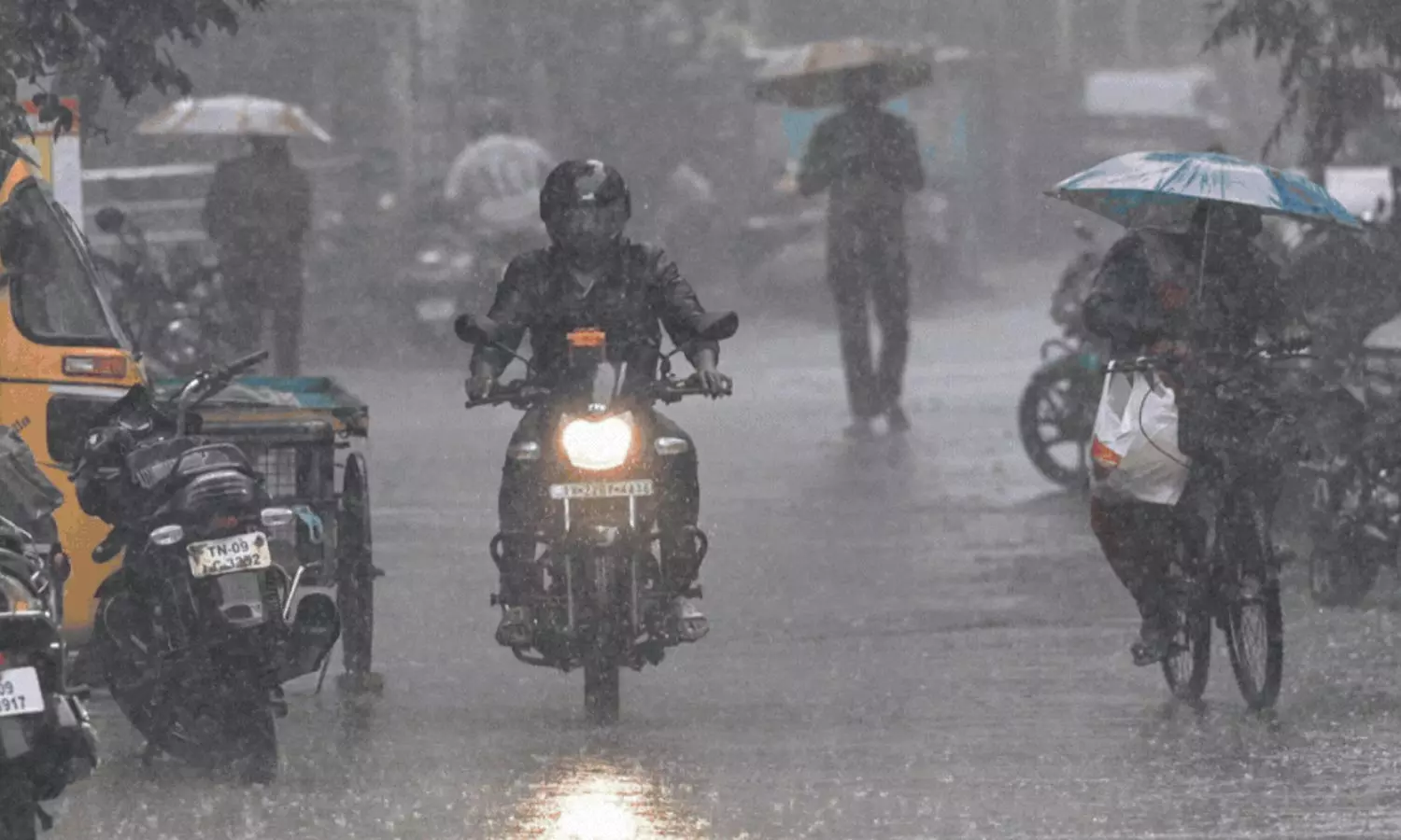 தமிழகத்தில் வருகிற 8-ந்தேதி வரை கனமழைக்கு வாய்ப்புள்ள மாவட்டங்கள்...