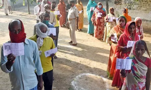 பீகார் சட்டசபை தேர்தல்- 121 தொகுதிகளில் முதல்கட்ட வாக்குப்பதிவு தொடங்கியது