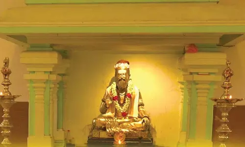 கோரக்கருக்கு காட்சி அளித்த அம்மை-அப்பன்