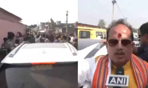 VIDEO: பீகார் துணை முதல்வர் சென்ற கார் மீது செருப்பு மற்றும் கற்கள் வீசி தாக்குதல்