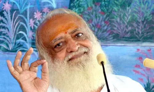 சிறுமியை பாலியல் வன்கொடுமை செய்து ஆயுள் தண்டனை பெற்ற குஜராத் சாமியாருக்கு 6 மாதம் ஜாமீன்!