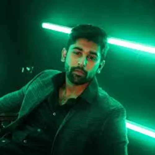 ஆதித்யா மாதவன்