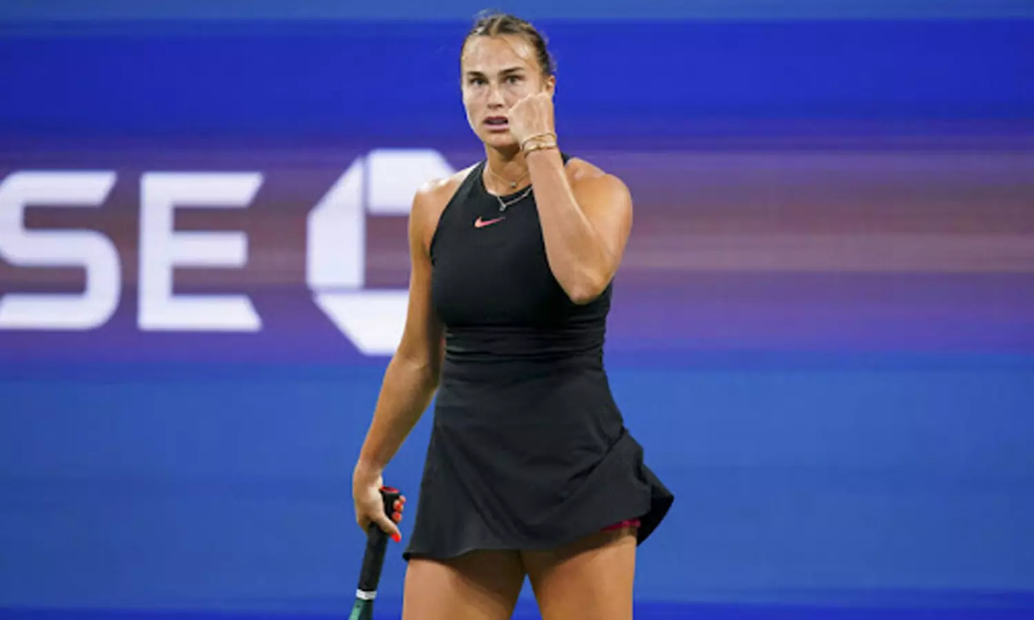 பெண்கள் டென்னிஸ் சாம்பியன்ஷிப்: இறுதிக்கு முன்னேறினார் நம்பர் 1 வீராங்கனை