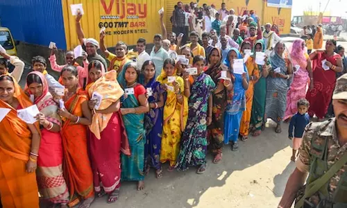 பீகார் முதல்கட்ட தேர்தல்: 30 ஆண்டுகளில் முதல்முறையாக 60 சதவீதத்தை தாண்டிய வாக்குப்பதிவு