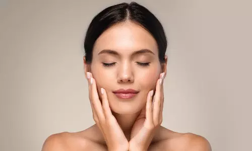 அழுகுசாதனப் பொருட்கள் இல்லாமல் சருமத்தை பளபளப்பாக வெச்சிக்கணுமா?... இதை செய்தாலே போதும்!