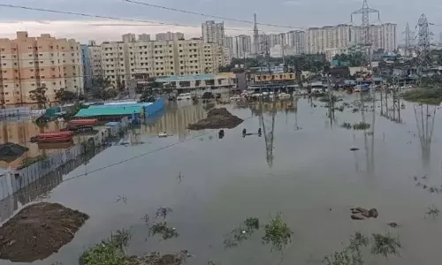 மழை பெய்தால் தண்ணீர் முதல் மாடி வரை வரும்- பெரும்பாக்கத்துல வாழ்றது பெரிய கஷ்டம்