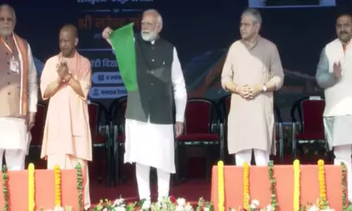 4 வழித்தடத்தில் புதிய வந்தே பாரத் ரெயில் சேவை- பிரதமர் மோடி தொடங்கி வைத்தார்