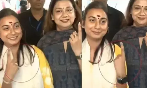 VIDEO: பீகார் எம்.பி.யின் 2 கைவிரல்களிலும் மை..!  - தவறாக பூசியதாக தேர்தல் அதிகாரி விளக்கம்!