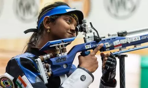 உலக சாம்பியன்ஷிப் துப்பாக்கிச் சுடுதல்: வெண்கலம் வென்றார் இளவேனில் வாலறிவன்