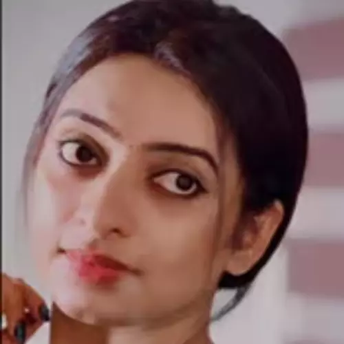 அதிரா சந்தோஷ்