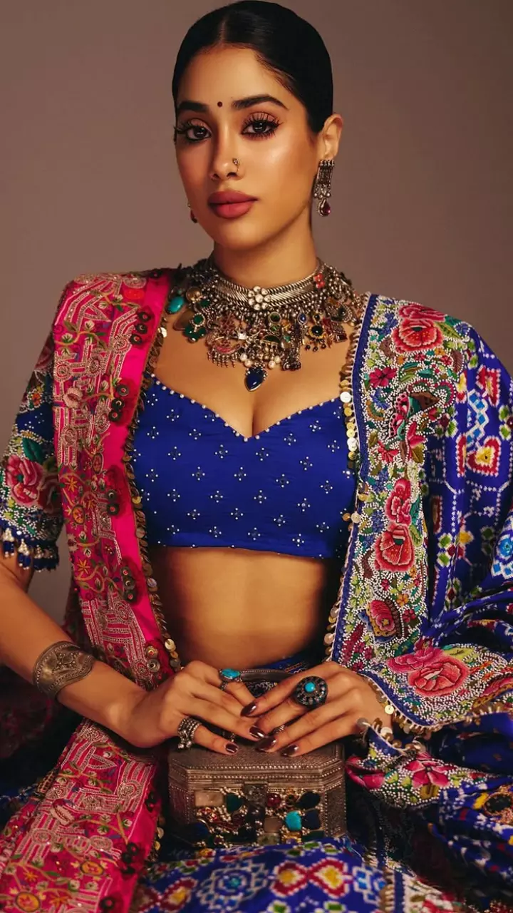 Stunning Look -ல்  ஜான்வி கபூர்: லேட்டஸ்ட் போட்டோஷூட்