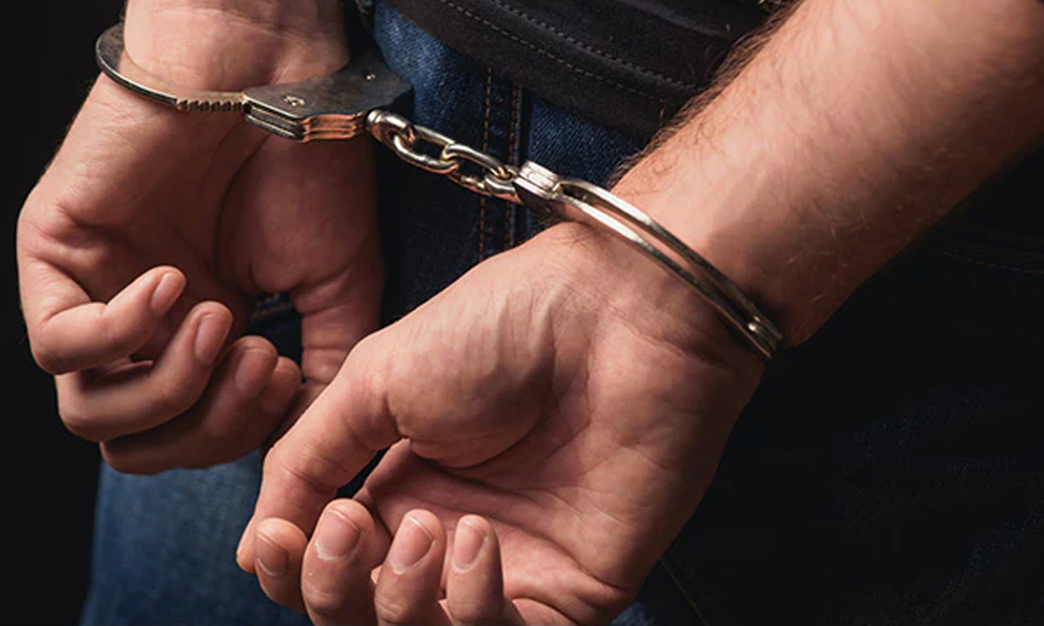 இந்தியாவில் குற்றச்செயல்- வெளிநாட்டிற்கு தப்பிச் சென்ற இருவர் கைது