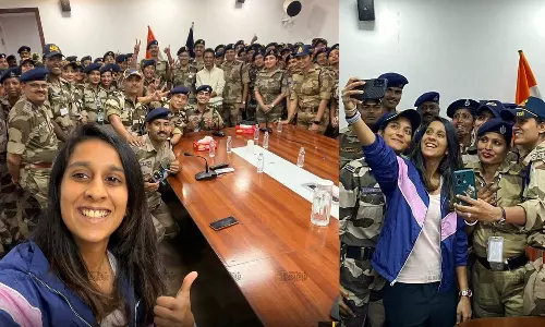 இந்திய வீராங்கனை ஜெமிமா ரோட்ரிக்ஸ் உடன் செல்பி எடுத்துக் கொண்ட துணை ராணுவத்தினர்