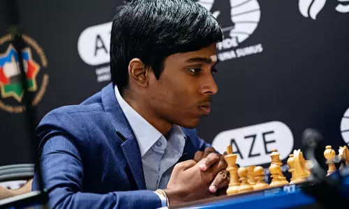 உலக கோப்பை செஸ் போட்டி: 4-வது சுற்றில் 4 இந்தியர்கள்- டை பிரேக்கரில் 3 வீரர்கள் இன்று மோதல்