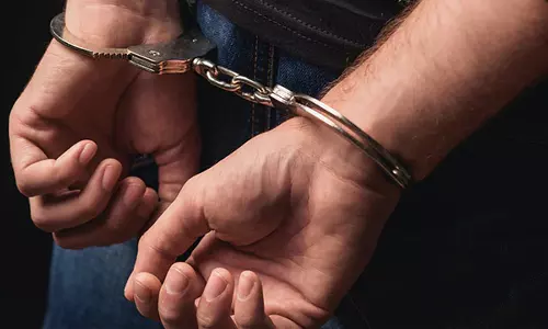 இந்தியாவில் குற்றச்செயல்- வெளிநாட்டிற்கு தப்பிச் சென்ற இருவர் கைது