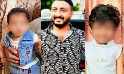 ஆதார் கார்டு பதிய வீட்டை விட்டு புறப்பட்ட தொழிலதிபர் 2 மகள்களுடன் கால்வாயில் குதித்து தற்கொலை