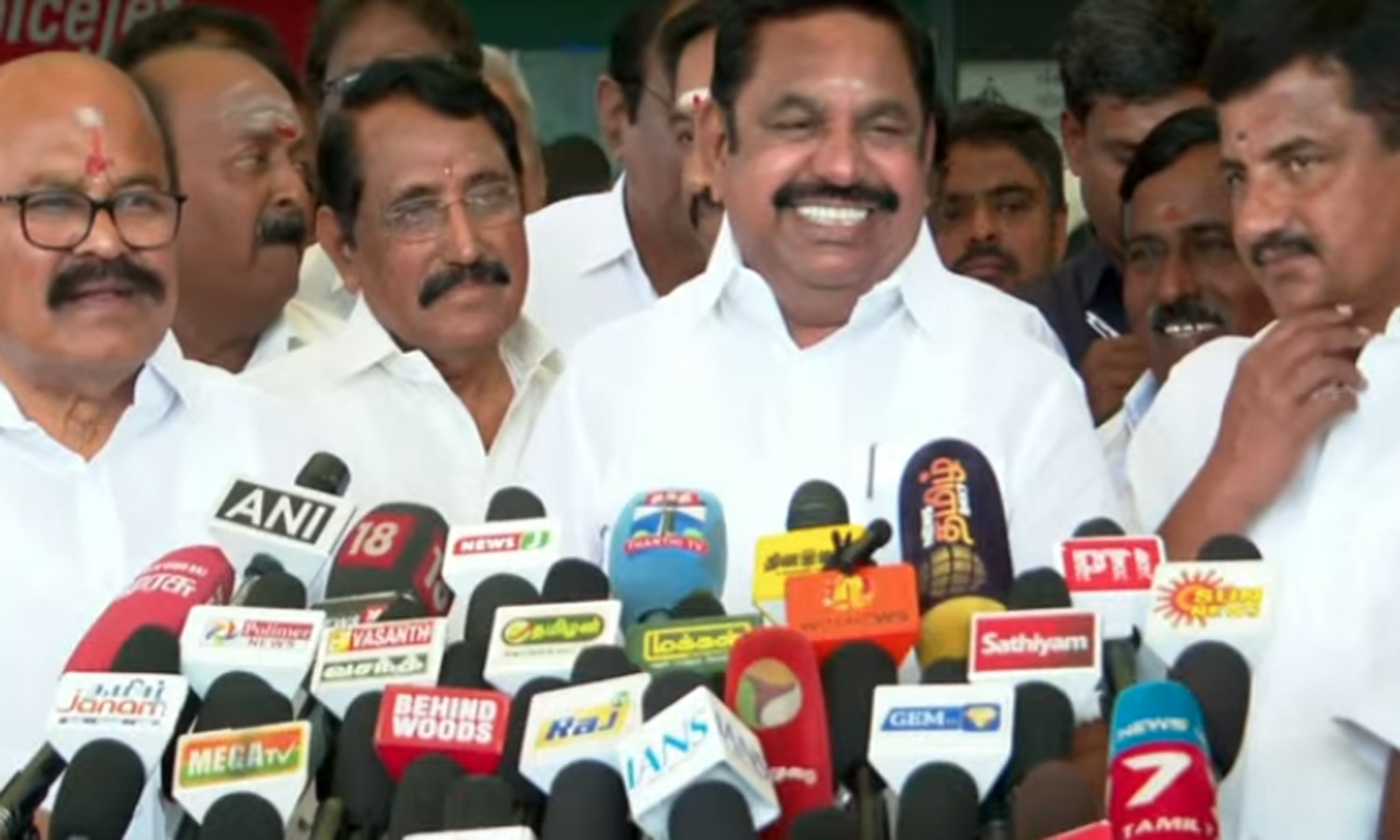 S.I.R. என்ற சொல்லை கேட்டாலே தி.மு.க. அலறுகிறது - இ.பி.எஸ்.