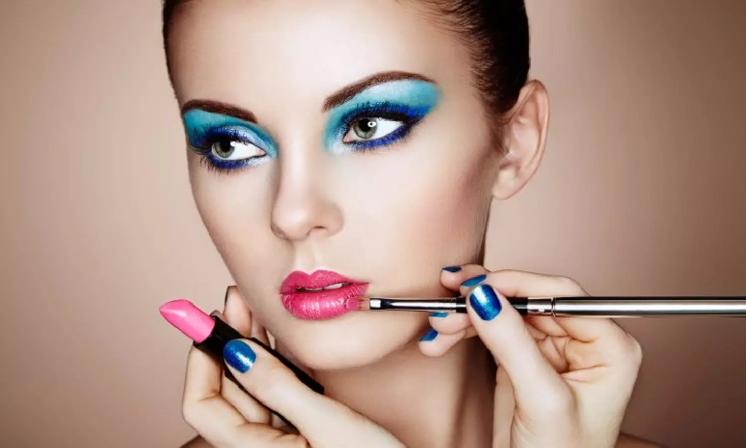 முகத்தை டல்லாக்கும் ஓவர் மேக்கப்... என்ன செய்யலாம்? முகத்தை டல்லாக்கும் ஓவர் மேக்கப்... என்ன செய்யலாம்?