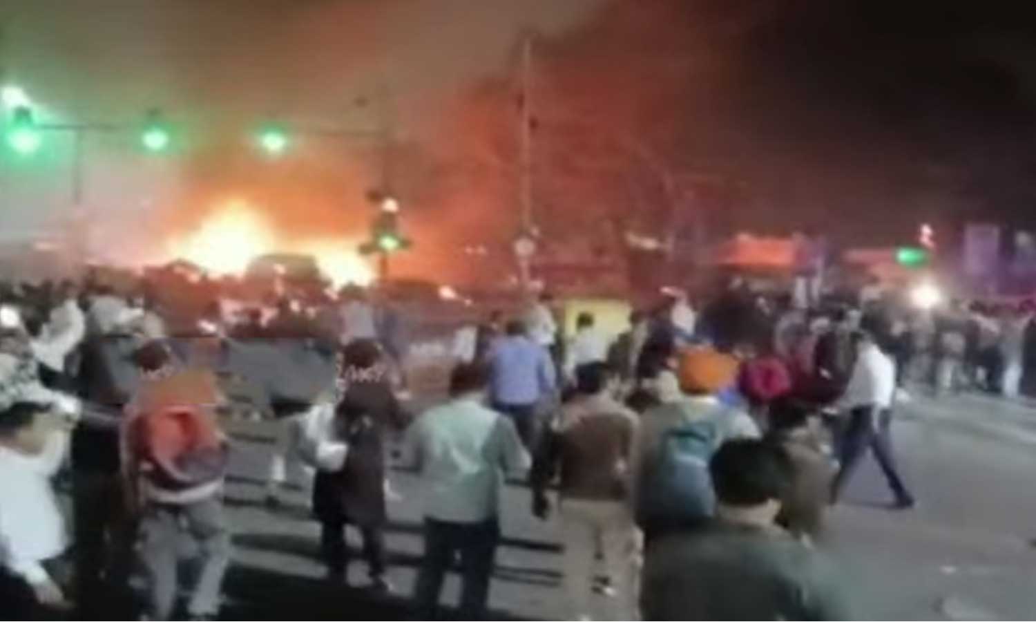 தலைநகரில் பதற்றம்: டெல்லி செங்கோட்டை மெட்ரோ ரெயில் நிலையம் அருகே குண்டுவெடிப்பு