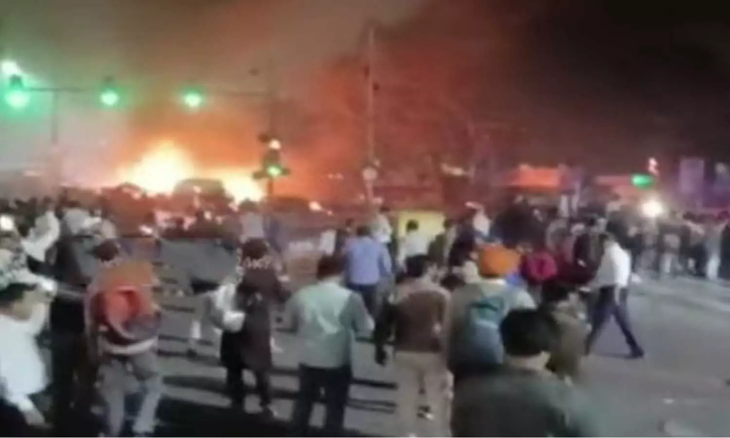 டெல்லியில் செங்கோட்டை அருகே கார் வெடிப்பில் 10 பேர் இறந்தனர்.விசாரணைதொடங்கியது.