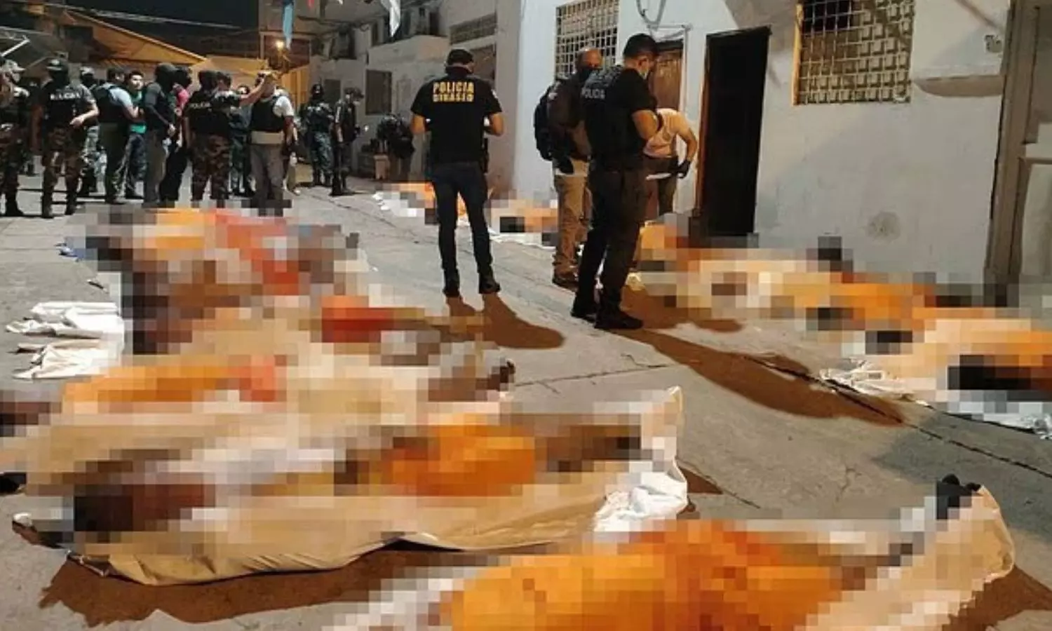 ஈக்வடார் சிறைச்சாலையில் ஏற்பட்ட கலவரத்தில் 31 பேர் உயிரிழப்பு ஈக்வடார் சிறைச்சாலையில் ஏற்பட்ட கலவரத்தில் 31 பேர் உயிரிழப்பு