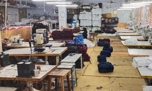 பவர்டேபிள் சங்கத்தினர் வேலை நிறுத்தம்:  திருப்பூரில் ஆடை உற்பத்தி - வர்த்தகம் பாதிக்க வாய்ப்பு