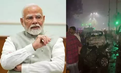 டெல்லி கார் குண்டு வெடிப்பு சம்பவம் குறித்த விவரங்களை கேட்டறிந்தார் பிரதமர் மோடி