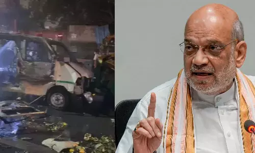 டெல்லி கார் குண்டு வெடிப்பு: காவல் உயர் அதிகாரிகளுடன் அமித்ஷா ஆலோசனை