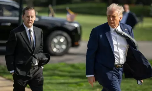 இந்தியாவிற்கான அமெரிக்க தூதராக செர்ஜியோ கோர் பதவியேற்பு.. வரிக் குறைப்பு குறித்து டிரம்ப் பேச்சு