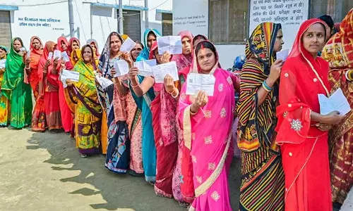 பீகாரில் 2ம் கட்ட வாக்குப்பதிவு- காலை 9 மணி வரை 14.55 சதவீத வாக்குப்பதிவு