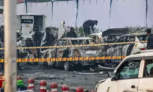 டெல்லி கார் வெடிப்பு குறித்து அமித்ஷாவை தொடர்பு கொண்டு விசாரித்த ஜனாதிபதி திரவுபதி முர்மு