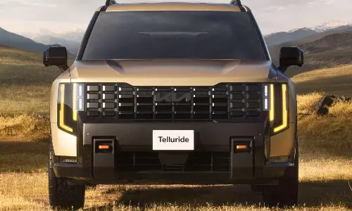 வேற லெவல் அப்கிரேடுகள்... புதிய தலைமுறை டெல்லூரைடு மாடலை அறிமுகம் செய்த கியா..!