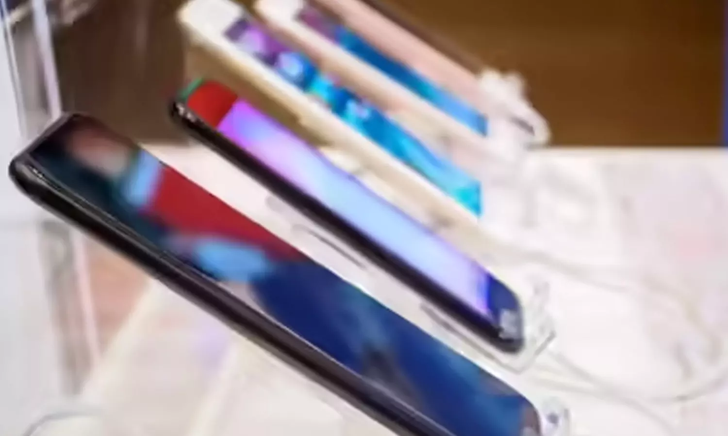 ஸ்மார்ட்போன் விற்பனை 5 ஆண்டுகளில் இல்லாத அளவு அதிகரிப்பு ஸ்மார்ட்போன் விற்பனை 5 ஆண்டுகளில் இல்லாத அளவு அதிகரிப்பு