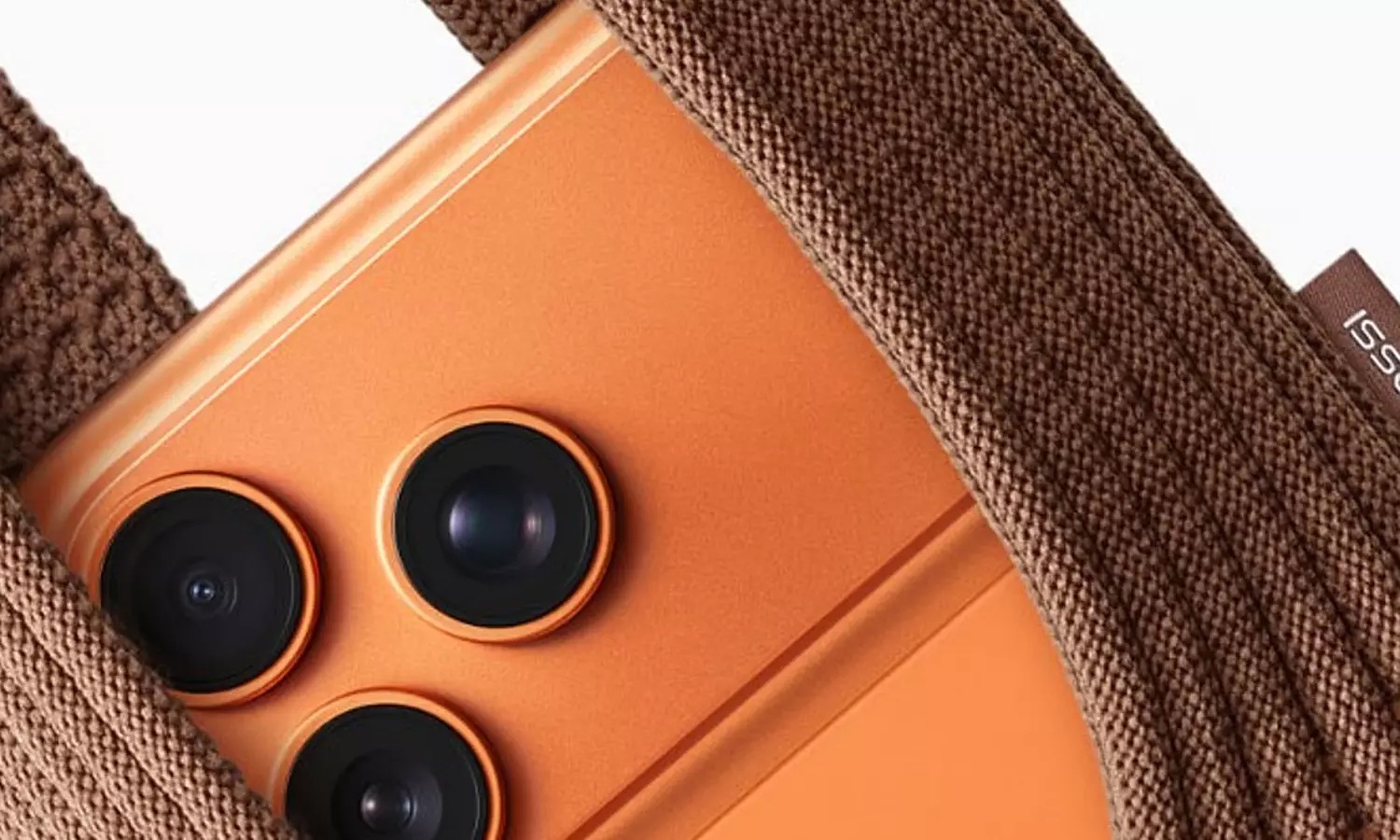 டிரெண்டிங்கில் ஐபோன் பாக்கெட்- வாயை பிளக்கும் ஆப்பிள் பயனர்கள் டிரெண்டிங்கில் ஐபோன் பாக்கெட்- வாயை பிளக்கும் ஆப்பிள் பயனர்கள்