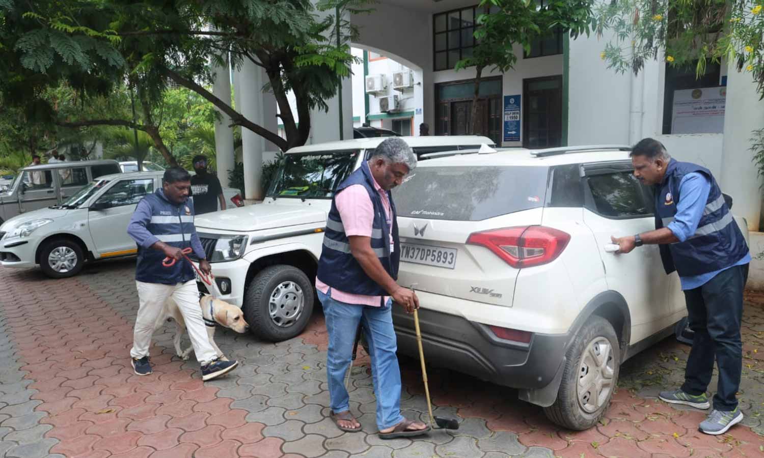 கோவை கலெக்டர் அலுவலகத்திற்கு 8-வது முறையாக வெடிகுண்டு மிரட்டல்