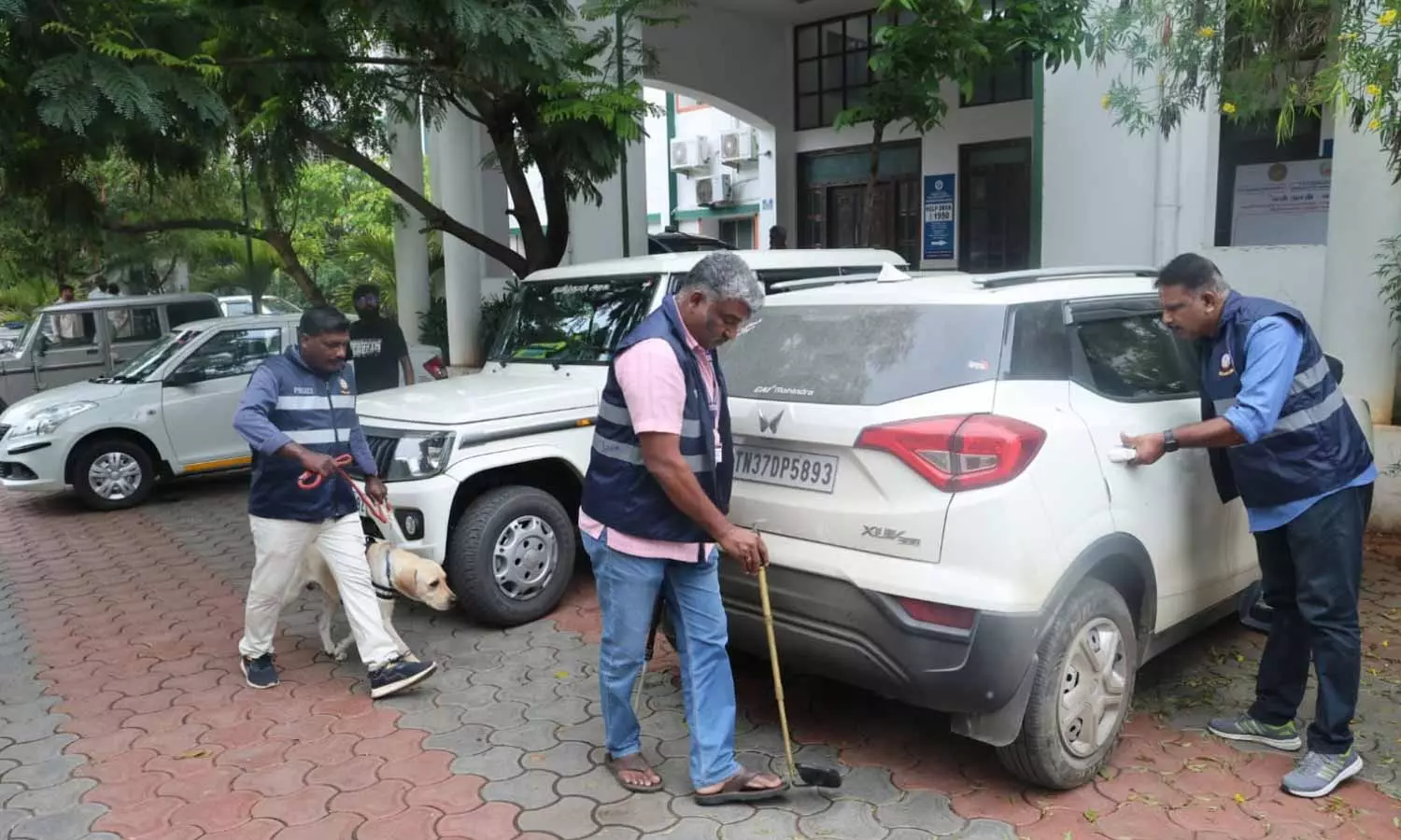 கோவை கலெக்டர் அலுவலகத்திற்கு 8-வது முறையாக வெடிகுண்டு மிரட்டல்