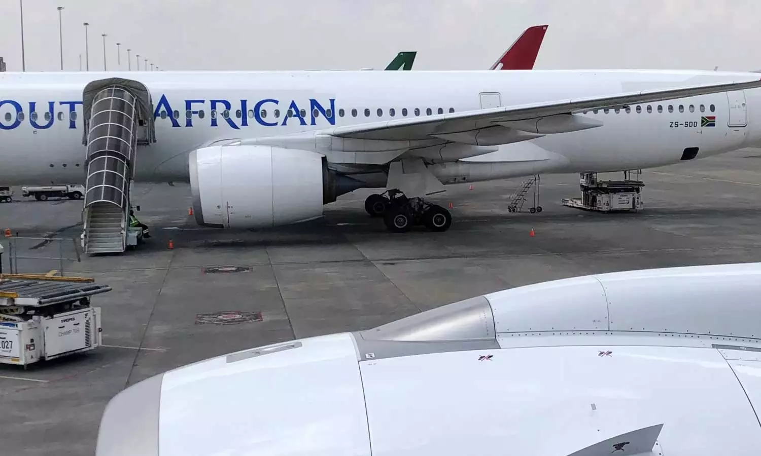 அனுமதி மறுப்பு: தென்ஆப்பிரிக்காவில் விமானத்திலேயே 12 மணி நேரம் தவித்த 153 பாலஸ்தீனர்கள்