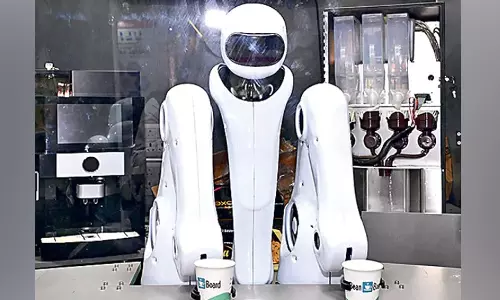 கடைகளில் இனி மாஸ்டர் தேவையில்லை- 40 வினாடிகளில் 4 வகை காபி தயார் செய்யும் ரோபோ