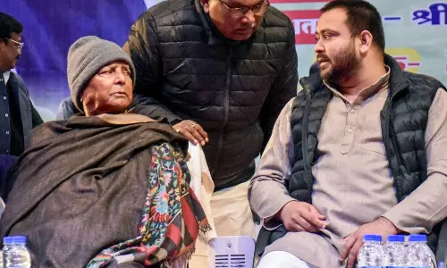 பீகார் தேர்தல்: தந்தை லாலு பிரசாத் கோட்டையில் தேஜஸ்வி யாதவ் 3வது முறையாக வெற்றி