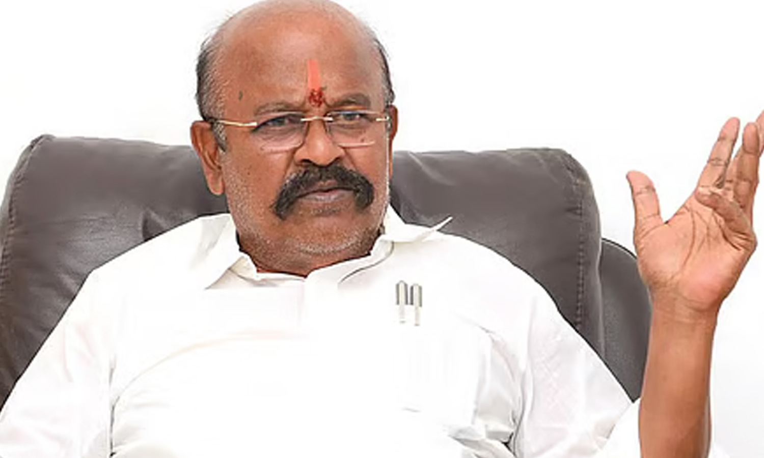 2026 தமிழக சட்டசபை தேர்தலில் அ.தி.மு.க., அமோக வெற்றி பெறும்- பொள்ளாச்சி ஜெயராமன்