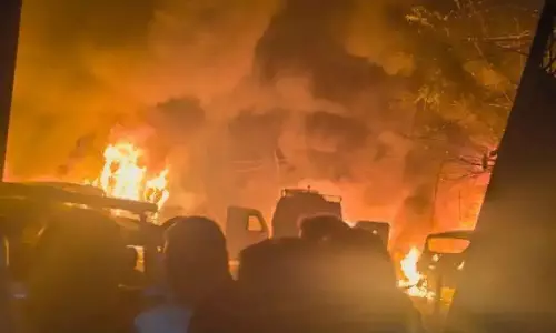 ஜம்மு-காஷ்மீரில் திடீரென வெடித்து சிதறிய வெடிபொருட்கள்- 9 பேர் பலி