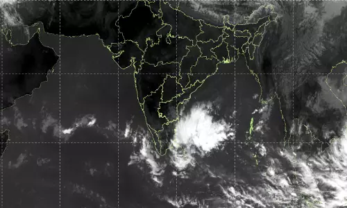 வங்கக்கடலில் குறைந்த காற்றழுத்த தாழ்வு பகுதி உருவானது - வானிலை ஆய்வு மையம்